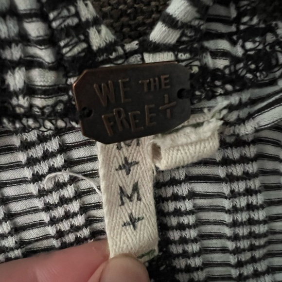 Textured Crop Tank - Picture 6 of 6